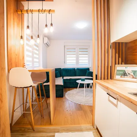 Idila شقة توزلا